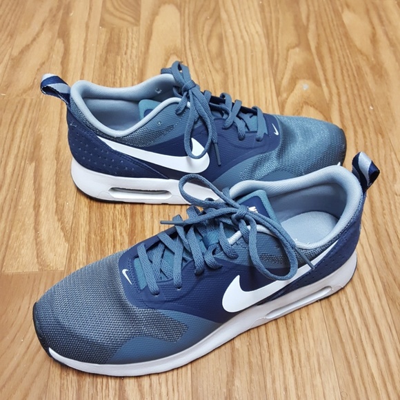 Nike Shoes - Nike Air Max Tavas Tennis Shoes Sneakers